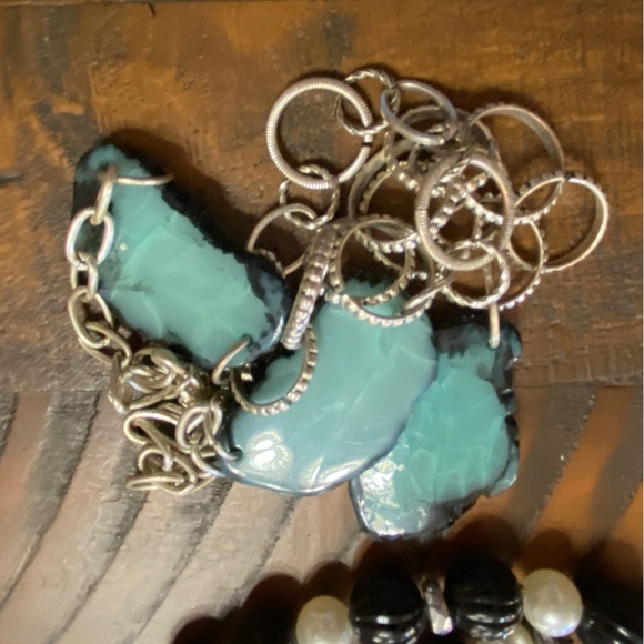 Assortment of Multicolor Necklaces Lot of 7 - Picture 4 of 11